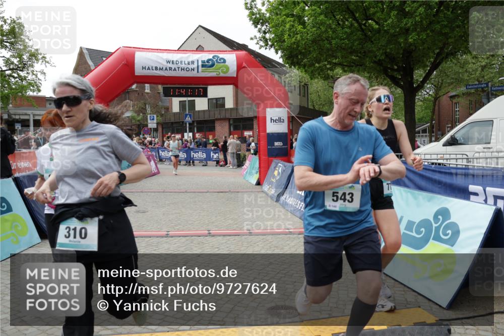 10.05.2026 - 8. Wedeler Halbmarathon Yannick Fuchs http://msf.ph/oto/9727624 10.05.2026 11:41:15 Ziel 153, 310, 543, 658, 770, 1048 meine-sportfotos.de