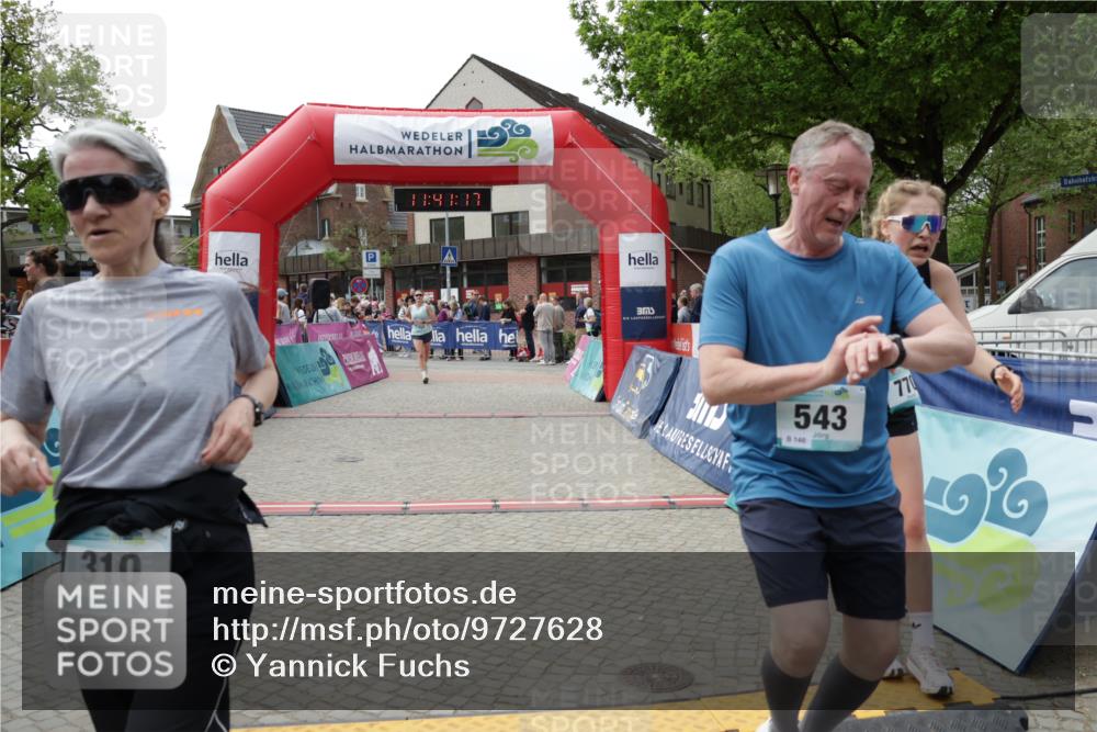 10.05.2026 - 8. Wedeler Halbmarathon Yannick Fuchs http://msf.ph/oto/9727628 10.05.2026 11:41:15 Ziel 153, 310, 543, 658, 770, 1048 meine-sportfotos.de