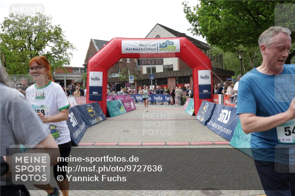 10.05.2026 - 8. Wedeler Halbmarathon Yannick Fuchs http://msf.ph/oto/9727636 10.05.2026 11:41:15 Ziel 153, 310, 543, 658, 770, 1048 meine-sportfotos.de