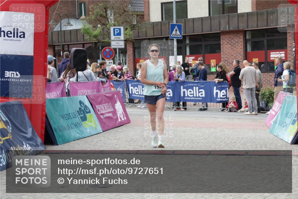 10.05.2026 - 8. Wedeler Halbmarathon Yannick Fuchs http://msf.ph/oto/9727651 10.05.2026 11:41:17 Ziel 54, 153, 310, 543, 658, 770 meine-sportfotos.de