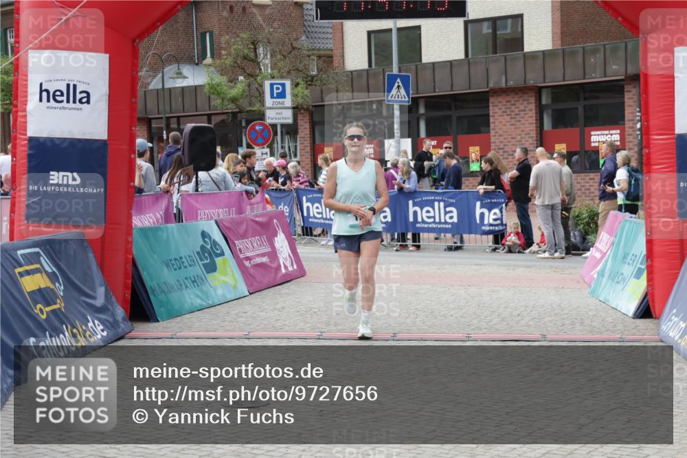 10.05.2026 - 8. Wedeler Halbmarathon Yannick Fuchs http://msf.ph/oto/9727656 10.05.2026 11:41:17 Ziel 54, 153, 310, 543, 658, 770 meine-sportfotos.de