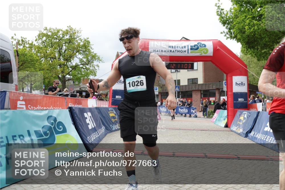 10.05.2026 - 8. Wedeler Halbmarathon Yannick Fuchs http://msf.ph/oto/9727663 10.05.2026 12:11:01 Ziel 48, 200, 692, 1026 meine-sportfotos.de