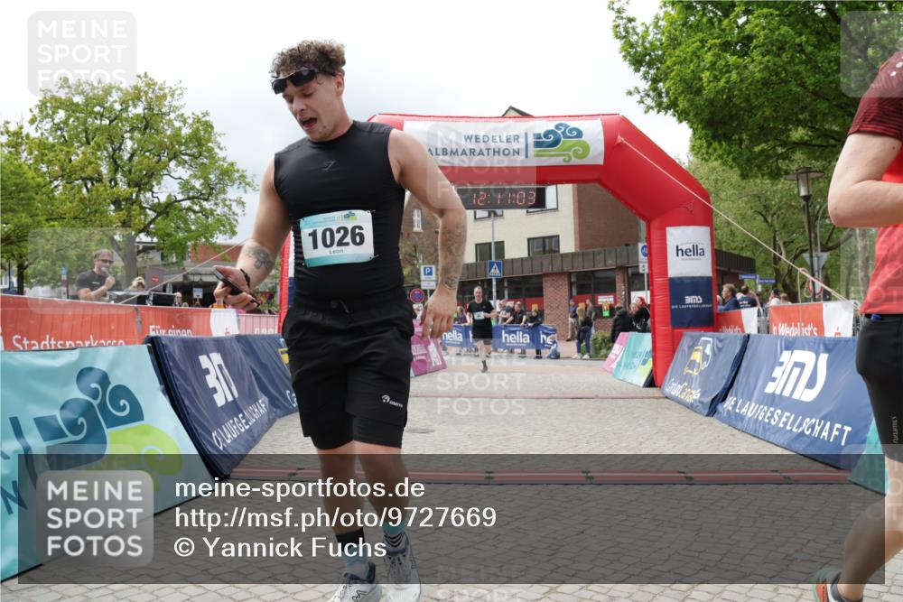 10.05.2026 - 8. Wedeler Halbmarathon Yannick Fuchs http://msf.ph/oto/9727669 10.05.2026 12:11:01 Ziel 48, 200, 692, 1026 meine-sportfotos.de