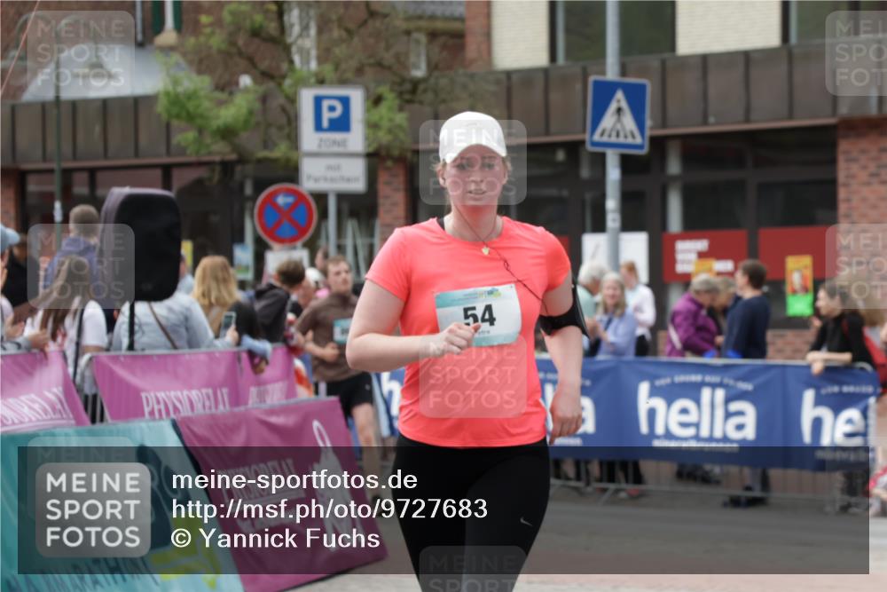10.05.2026 - 8. Wedeler Halbmarathon Yannick Fuchs http://msf.ph/oto/9727683 10.05.2026 11:41:22 Ziel 54, 153, 868 meine-sportfotos.de