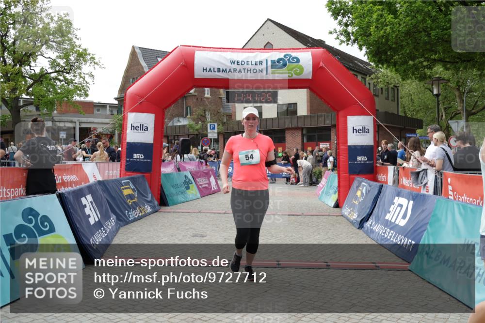 10.05.2026 - 8. Wedeler Halbmarathon Yannick Fuchs http://msf.ph/oto/9727712 10.05.2026 11:41:23 Ziel 54, 153, 868 meine-sportfotos.de