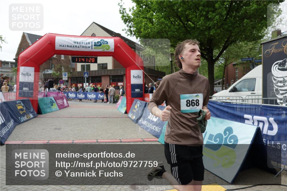 10.05.2026 - 8. Wedeler Halbmarathon Yannick Fuchs http://msf.ph/oto/9727759 10.05.2026 11:41:27 Ziel 54, 868 meine-sportfotos.de