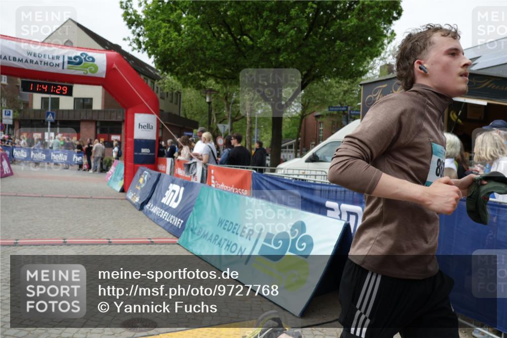 10.05.2026 - 8. Wedeler Halbmarathon Yannick Fuchs http://msf.ph/oto/9727768 10.05.2026 11:41:27 Ziel 54, 868 meine-sportfotos.de