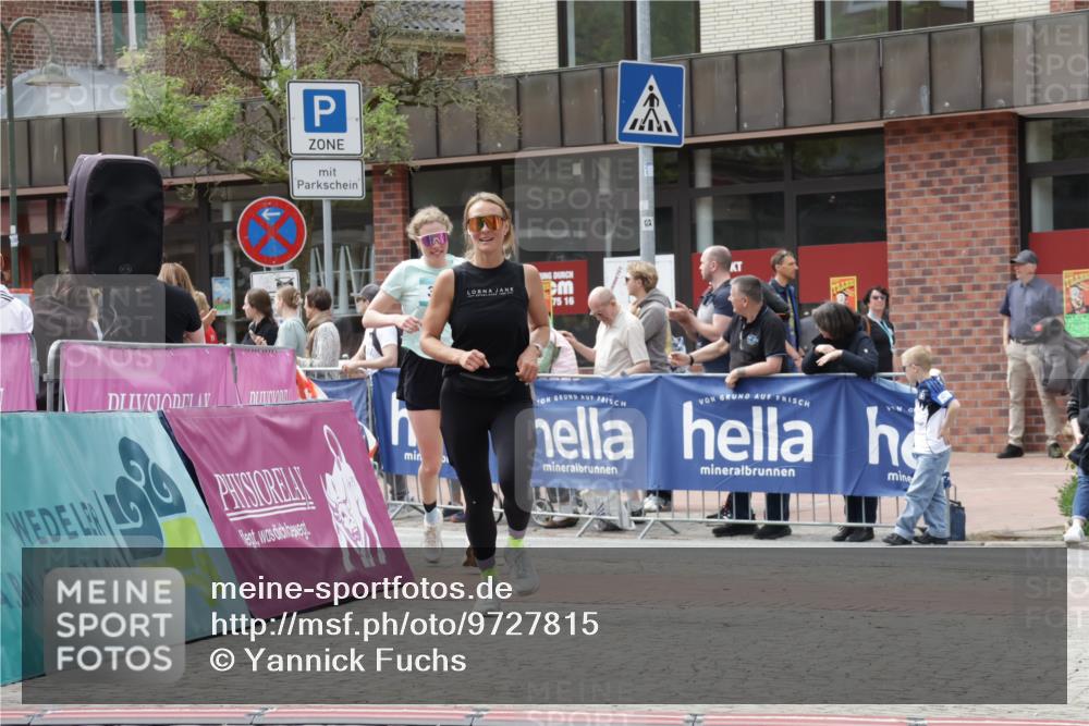 10.05.2026 - 8. Wedeler Halbmarathon Yannick Fuchs http://msf.ph/oto/9727815 10.05.2026 12:11:55 Ziel 377, 429 meine-sportfotos.de