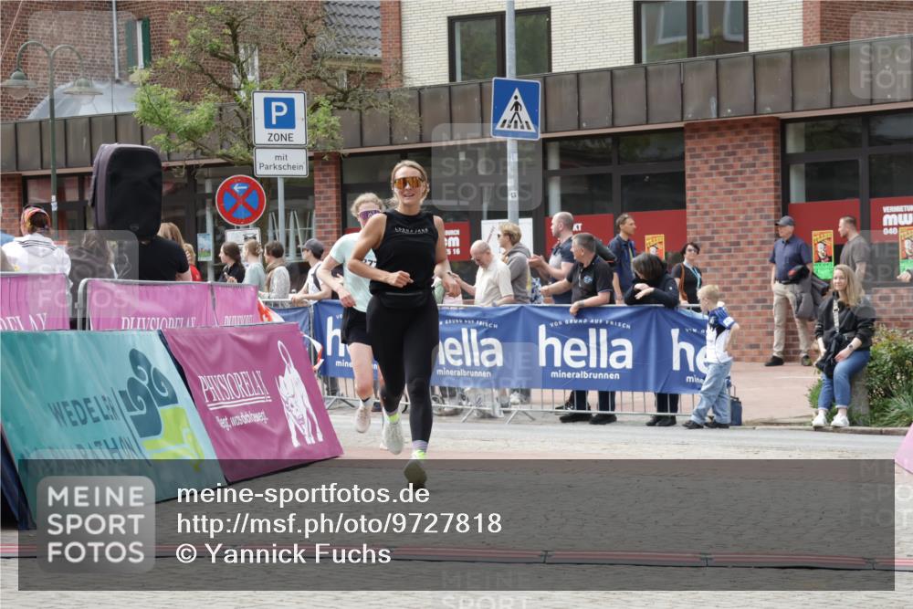 10.05.2026 - 8. Wedeler Halbmarathon Yannick Fuchs http://msf.ph/oto/9727818 10.05.2026 12:11:55 Ziel 377, 429 meine-sportfotos.de