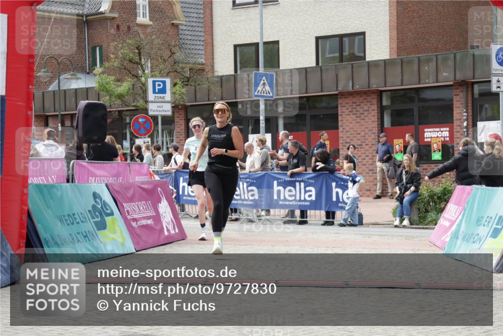 10.05.2026 - 8. Wedeler Halbmarathon Yannick Fuchs http://msf.ph/oto/9727830 10.05.2026 12:11:56 Ziel 377, 429 meine-sportfotos.de