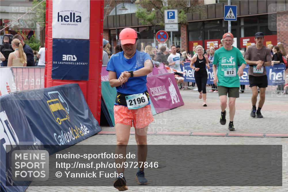 10.05.2026 - 8. Wedeler Halbmarathon Yannick Fuchs http://msf.ph/oto/9727846 10.05.2026 11:41:39 Ziel 239, 248, 453, 751, 812, 2196 meine-sportfotos.de