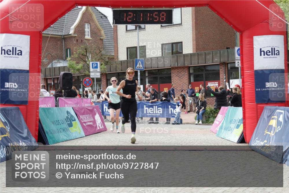 10.05.2026 - 8. Wedeler Halbmarathon Yannick Fuchs http://msf.ph/oto/9727847 10.05.2026 12:11:56 Ziel 377, 429 meine-sportfotos.de