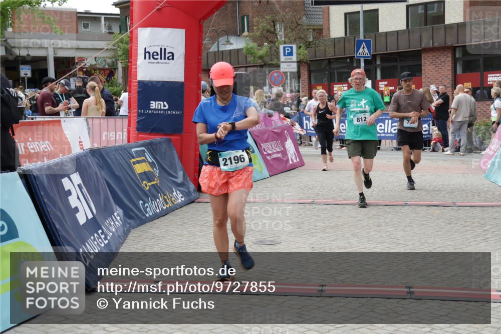10.05.2026 - 8. Wedeler Halbmarathon Yannick Fuchs http://msf.ph/oto/9727855 10.05.2026 11:41:39 Ziel 239, 248, 453, 751, 812, 2196 meine-sportfotos.de