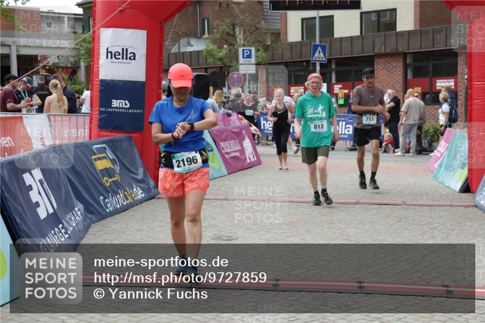 10.05.2026 - 8. Wedeler Halbmarathon Yannick Fuchs http://msf.ph/oto/9727859 10.05.2026 11:41:39 Ziel 239, 248, 453, 751, 812, 2196 meine-sportfotos.de