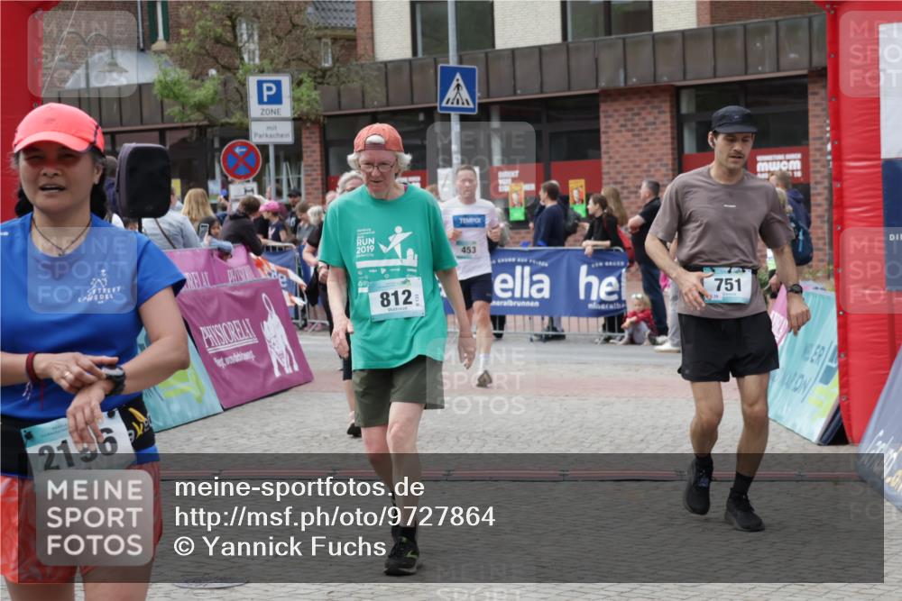 10.05.2026 - 8. Wedeler Halbmarathon Yannick Fuchs http://msf.ph/oto/9727864 10.05.2026 11:41:40 Ziel 239, 248, 453, 751, 812, 2196, 2238 meine-sportfotos.de