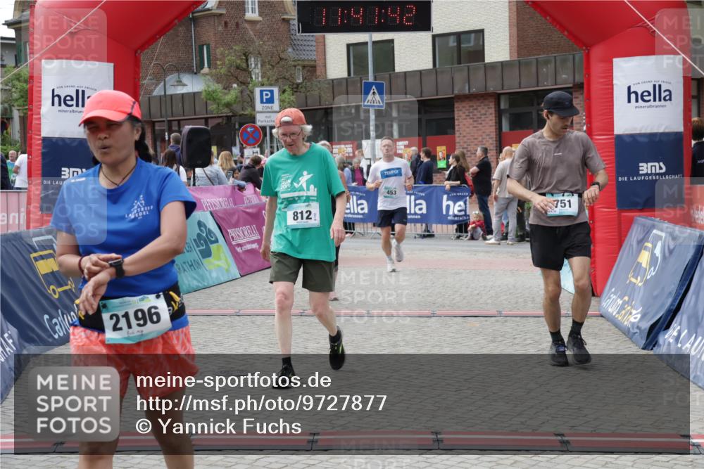 10.05.2026 - 8. Wedeler Halbmarathon Yannick Fuchs http://msf.ph/oto/9727877 10.05.2026 11:41:41 Ziel 248, 453, 751, 812, 2196, 2238 meine-sportfotos.de