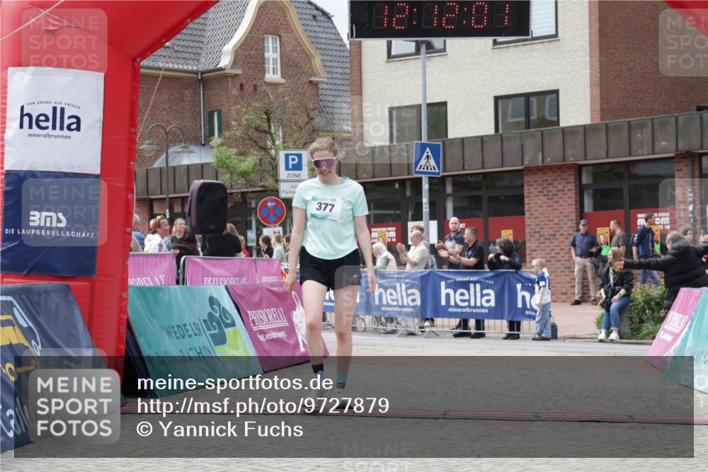 10.05.2026 - 8. Wedeler Halbmarathon Yannick Fuchs http://msf.ph/oto/9727879 10.05.2026 12:11:59 Ziel 377, 429 meine-sportfotos.de