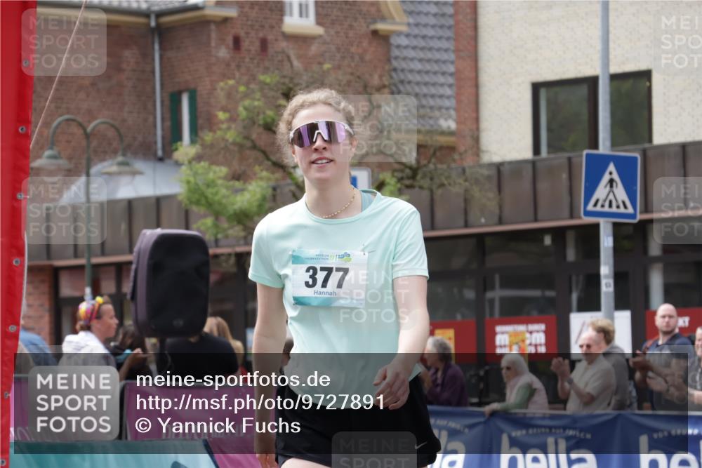 10.05.2026 - 8. Wedeler Halbmarathon Yannick Fuchs http://msf.ph/oto/9727891 10.05.2026 12:12:00 Ziel 149, 377, 429 meine-sportfotos.de