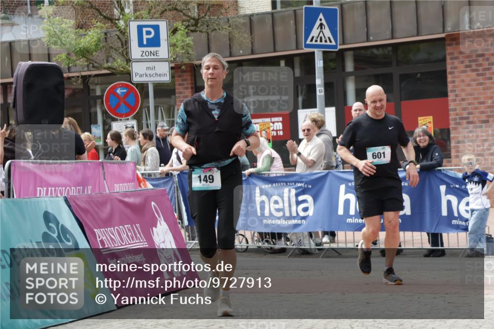 10.05.2026 - 8. Wedeler Halbmarathon Yannick Fuchs http://msf.ph/oto/9727913 10.05.2026 12:12:03 Ziel 149, 377, 429, 545, 601 meine-sportfotos.de