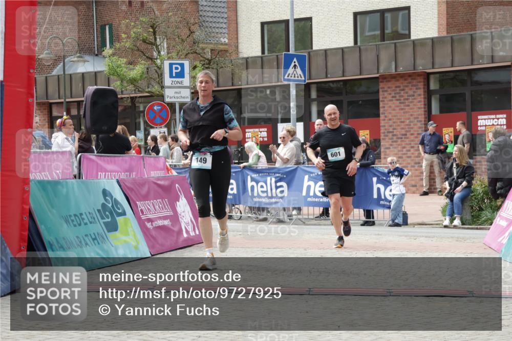 10.05.2026 - 8. Wedeler Halbmarathon Yannick Fuchs http://msf.ph/oto/9727925 10.05.2026 12:12:03 Ziel 149, 377, 429, 545, 601 meine-sportfotos.de