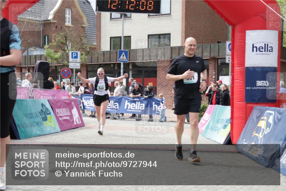 10.05.2026 - 8. Wedeler Halbmarathon Yannick Fuchs http://msf.ph/oto/9727944 10.05.2026 12:12:06 Ziel 149, 545, 601 meine-sportfotos.de