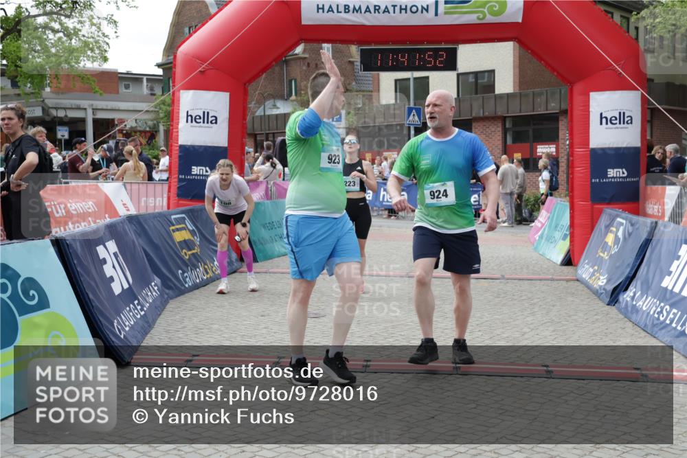 10.05.2026 - 8. Wedeler Halbmarathon Yannick Fuchs http://msf.ph/oto/9728016 10.05.2026 11:41:51 Ziel 108, 223, 923, 924 meine-sportfotos.de