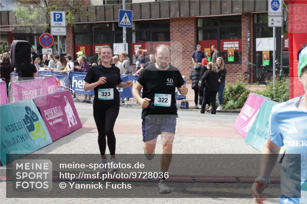 10.05.2026 - 8. Wedeler Halbmarathon Yannick Fuchs http://msf.ph/oto/9728036 10.05.2026 12:12:20 Ziel 322, 323, 667 meine-sportfotos.de