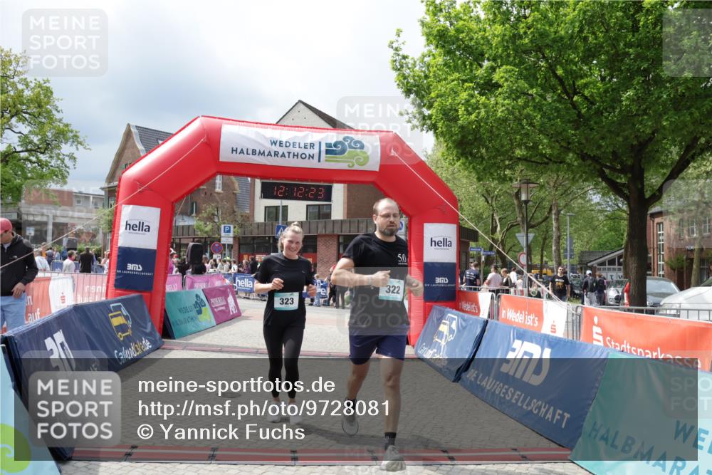 10.05.2026 - 8. Wedeler Halbmarathon Yannick Fuchs http://msf.ph/oto/9728081 10.05.2026 12:12:21 Ziel 322, 323, 667 meine-sportfotos.de