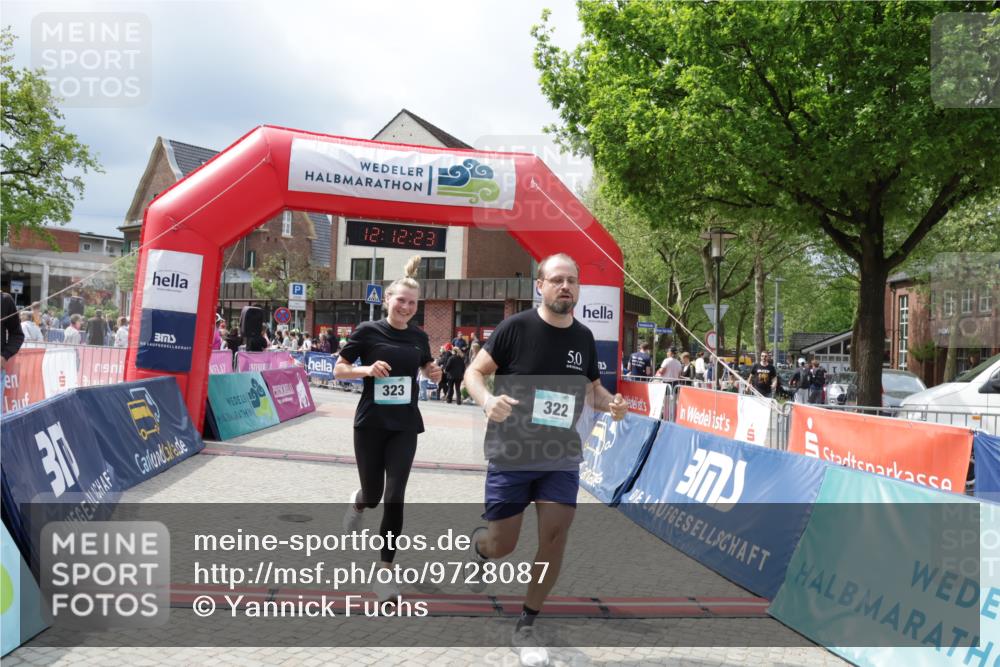 10.05.2026 - 8. Wedeler Halbmarathon Yannick Fuchs http://msf.ph/oto/9728087 10.05.2026 12:12:21 Ziel 322, 323, 667 meine-sportfotos.de