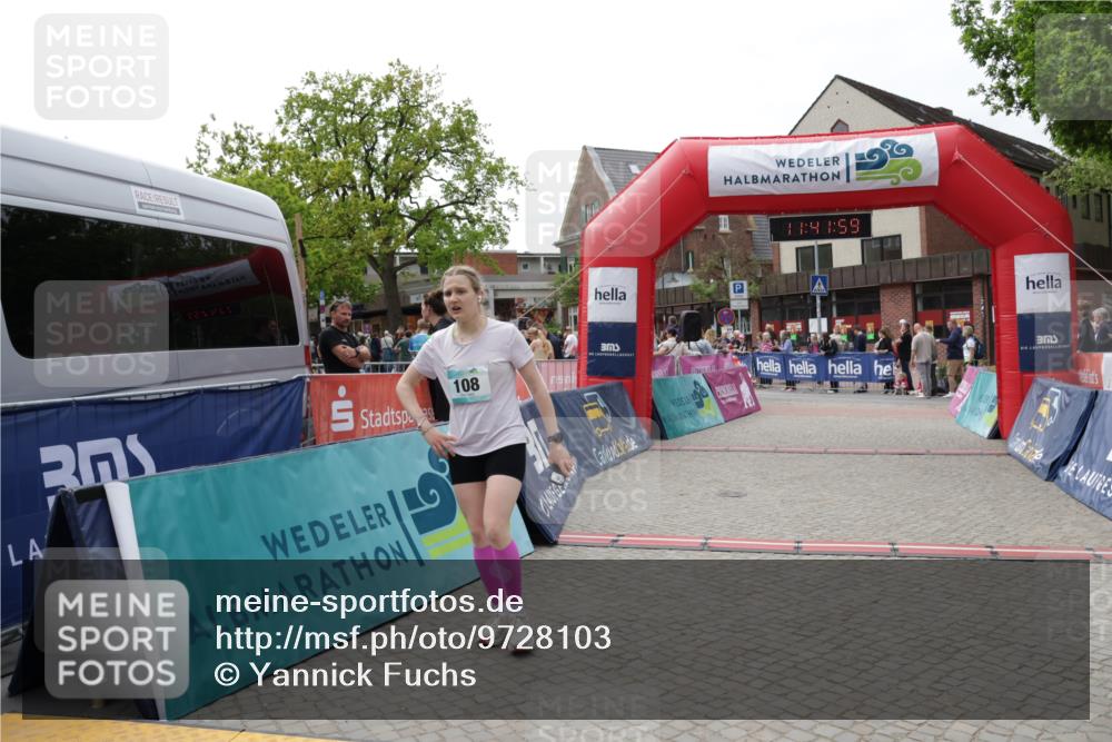 10.05.2026 - 8. Wedeler Halbmarathon Yannick Fuchs http://msf.ph/oto/9728103 10.05.2026 11:41:58 Ziel  meine-sportfotos.de