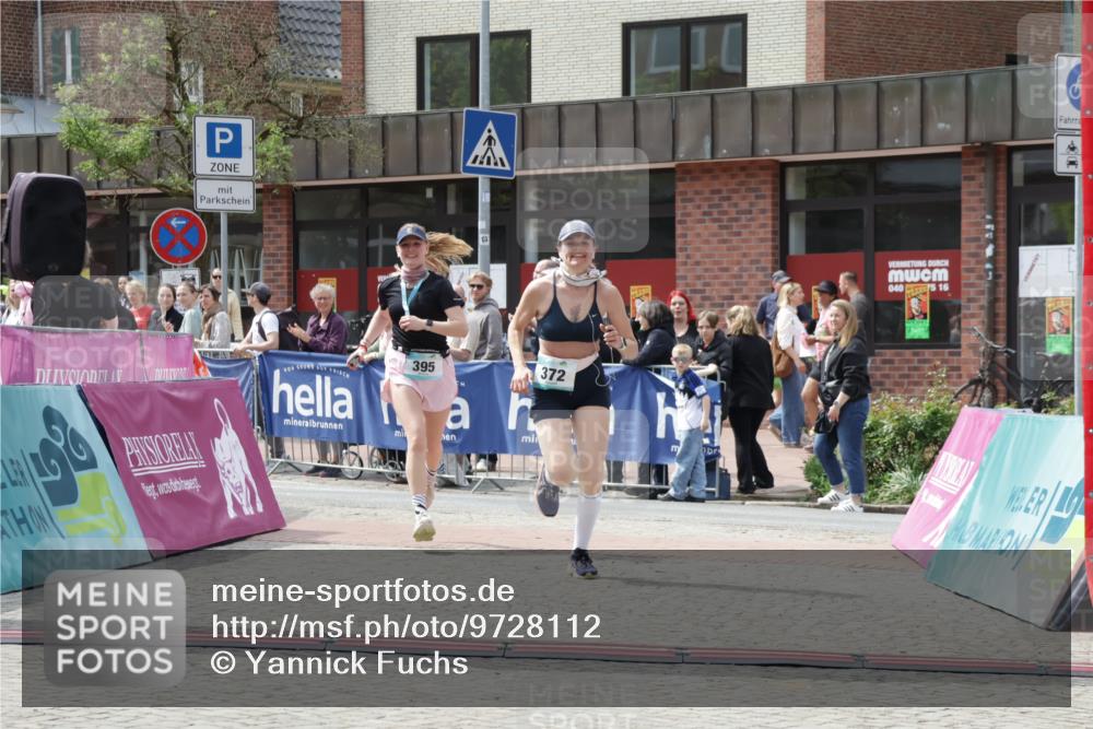 10.05.2026 - 8. Wedeler Halbmarathon Yannick Fuchs http://msf.ph/oto/9728112 10.05.2026 12:12:26 Ziel 323, 372 meine-sportfotos.de