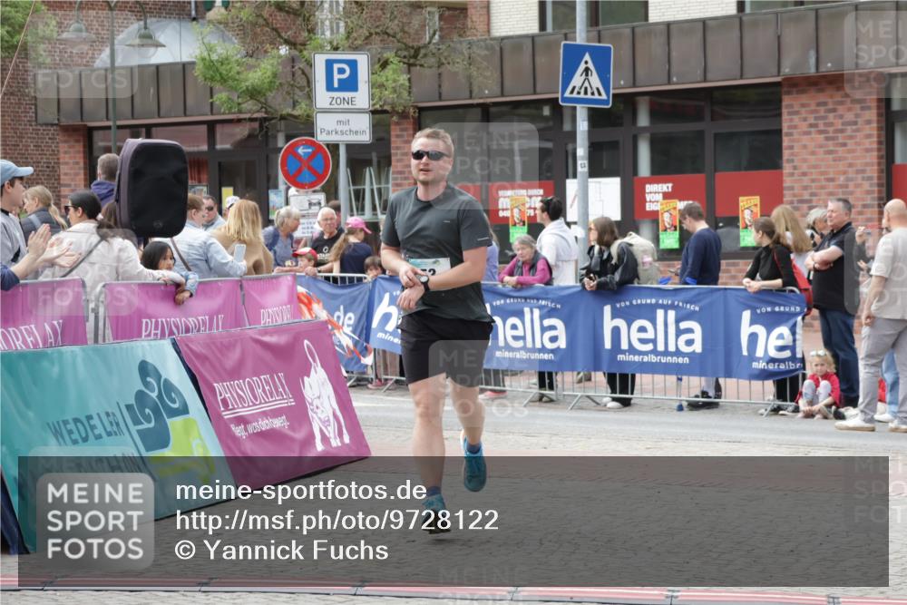 10.05.2026 - 8. Wedeler Halbmarathon Yannick Fuchs http://msf.ph/oto/9728122 10.05.2026 11:42:05 Ziel 53 meine-sportfotos.de