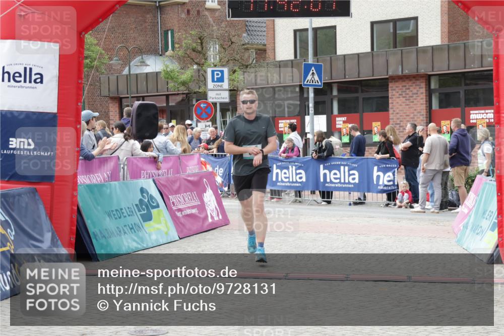 10.05.2026 - 8. Wedeler Halbmarathon Yannick Fuchs http://msf.ph/oto/9728131 10.05.2026 11:42:06 Ziel 53 meine-sportfotos.de