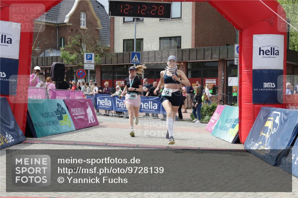 10.05.2026 - 8. Wedeler Halbmarathon Yannick Fuchs http://msf.ph/oto/9728139 10.05.2026 12:12:26 Ziel 323, 372 meine-sportfotos.de