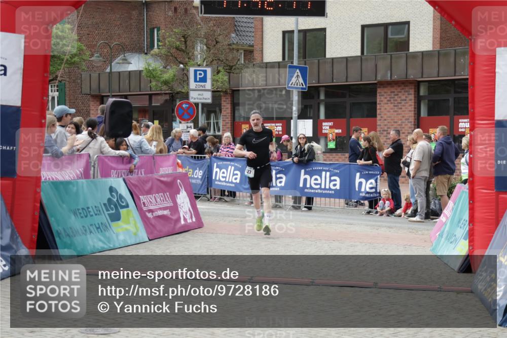 10.05.2026 - 8. Wedeler Halbmarathon Yannick Fuchs http://msf.ph/oto/9728186 10.05.2026 11:42:15 Ziel 127 meine-sportfotos.de