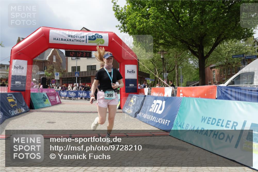 10.05.2026 - 8. Wedeler Halbmarathon Yannick Fuchs http://msf.ph/oto/9728210 10.05.2026 12:12:29 Ziel 372 meine-sportfotos.de