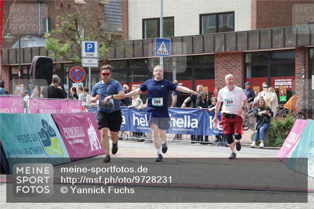 10.05.2026 - 8. Wedeler Halbmarathon Yannick Fuchs http://msf.ph/oto/9728231 10.05.2026 12:12:58 Ziel 259, 274, 286 meine-sportfotos.de