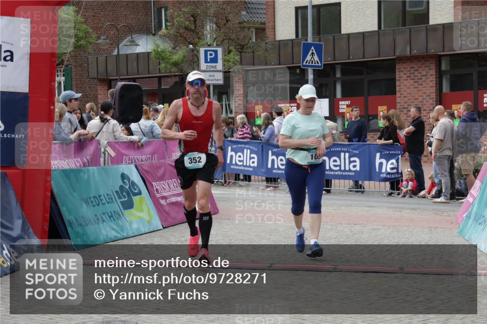 10.05.2026 - 8. Wedeler Halbmarathon Yannick Fuchs http://msf.ph/oto/9728271 10.05.2026 11:42:20 Ziel 127, 352, 1052 meine-sportfotos.de