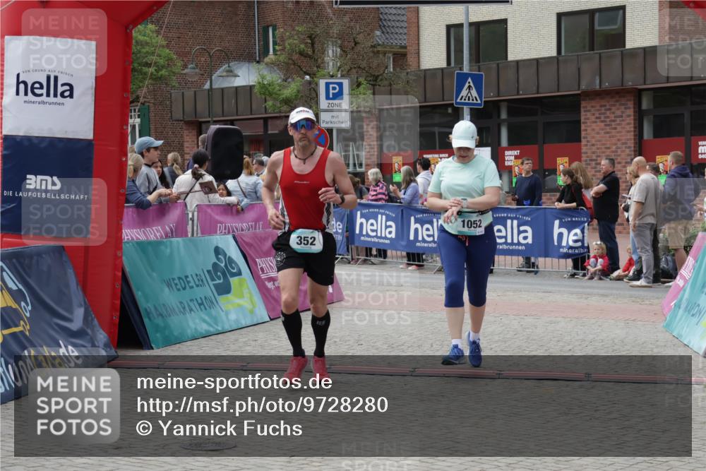 10.05.2026 - 8. Wedeler Halbmarathon Yannick Fuchs http://msf.ph/oto/9728280 10.05.2026 11:42:20 Ziel 127, 352, 1052 meine-sportfotos.de
