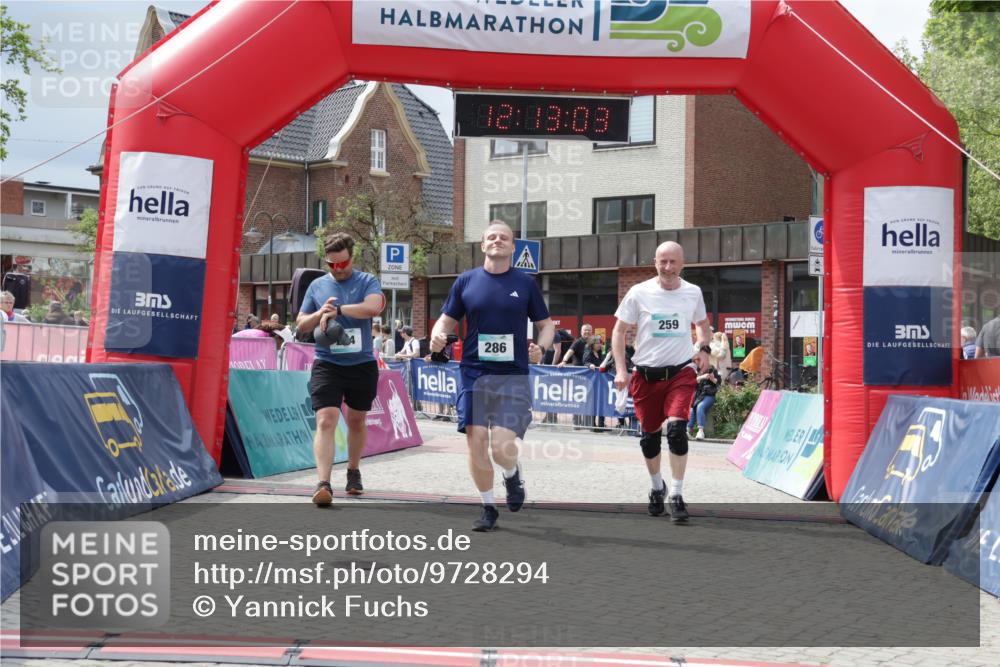 10.05.2026 - 8. Wedeler Halbmarathon Yannick Fuchs http://msf.ph/oto/9728294 10.05.2026 12:13:01 Ziel 259, 274, 286 meine-sportfotos.de