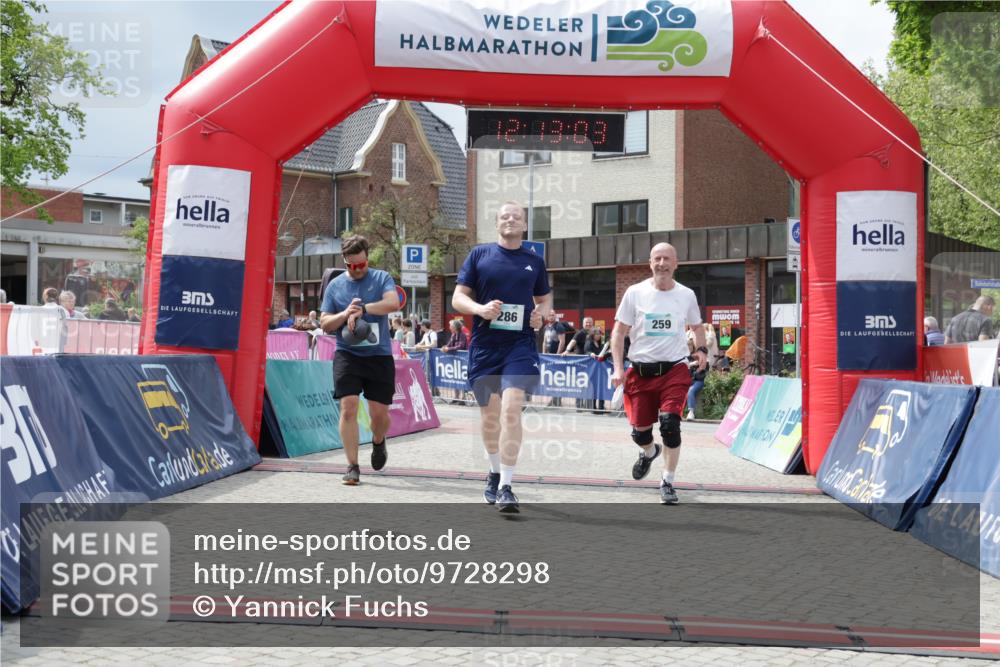 10.05.2026 - 8. Wedeler Halbmarathon Yannick Fuchs http://msf.ph/oto/9728298 10.05.2026 12:13:01 Ziel 259, 274, 286 meine-sportfotos.de