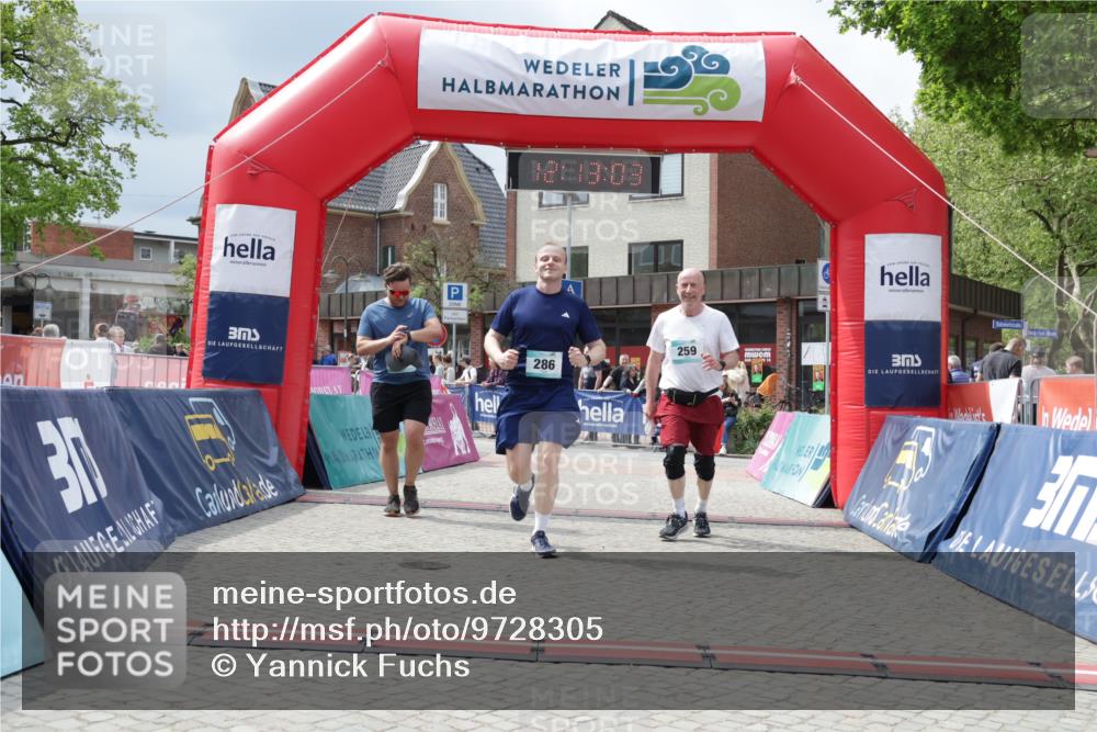 10.05.2026 - 8. Wedeler Halbmarathon Yannick Fuchs http://msf.ph/oto/9728305 10.05.2026 12:13:01 Ziel 259, 274, 286 meine-sportfotos.de