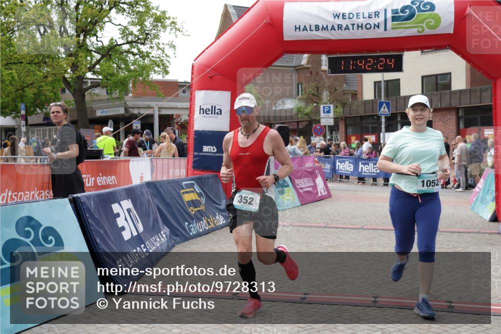 10.05.2026 - 8. Wedeler Halbmarathon Yannick Fuchs http://msf.ph/oto/9728313 10.05.2026 11:42:22 Ziel 127, 352, 1052, 2134 meine-sportfotos.de