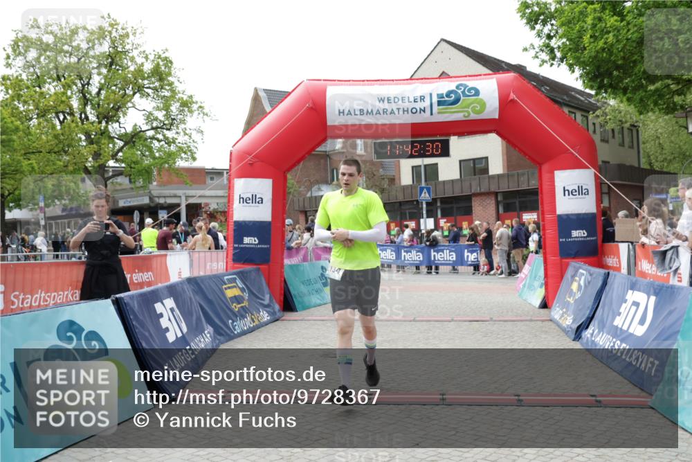 10.05.2026 - 8. Wedeler Halbmarathon Yannick Fuchs http://msf.ph/oto/9728367 10.05.2026 11:42:28 Ziel 2134 meine-sportfotos.de