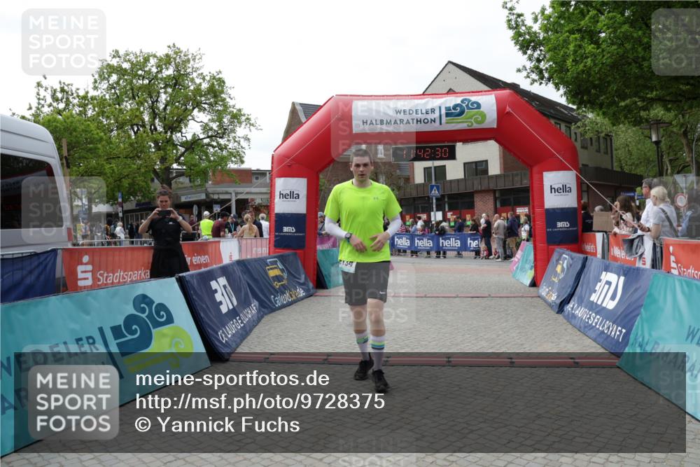 10.05.2026 - 8. Wedeler Halbmarathon Yannick Fuchs http://msf.ph/oto/9728375 10.05.2026 11:42:28 Ziel 2134 meine-sportfotos.de