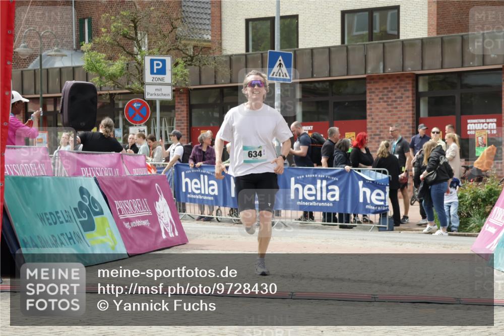 10.05.2026 - 8. Wedeler Halbmarathon Yannick Fuchs http://msf.ph/oto/9728430 10.05.2026 12:13:24 Ziel 634, 2126 meine-sportfotos.de