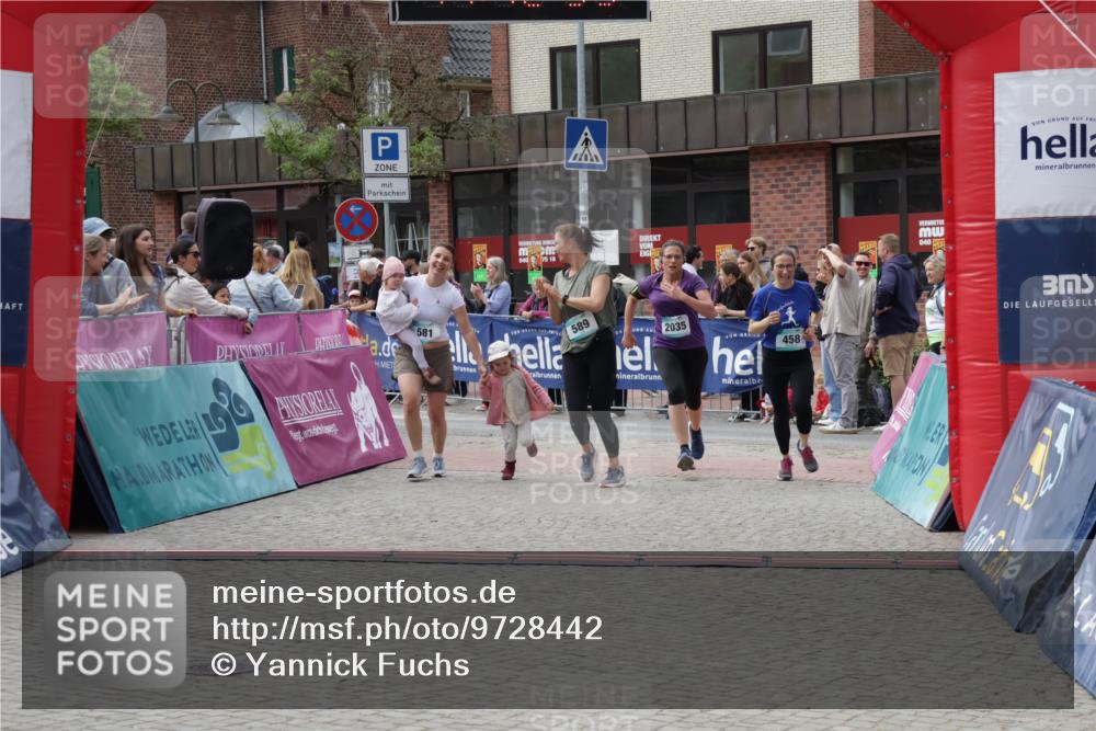 10.05.2026 - 8. Wedeler Halbmarathon Yannick Fuchs http://msf.ph/oto/9728442 10.05.2026 11:42:38 Ziel 458, 581, 589, 2035 meine-sportfotos.de