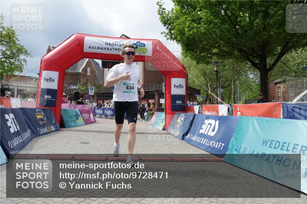 10.05.2026 - 8. Wedeler Halbmarathon Yannick Fuchs http://msf.ph/oto/9728471 10.05.2026 12:13:26 Ziel 634, 734 meine-sportfotos.de