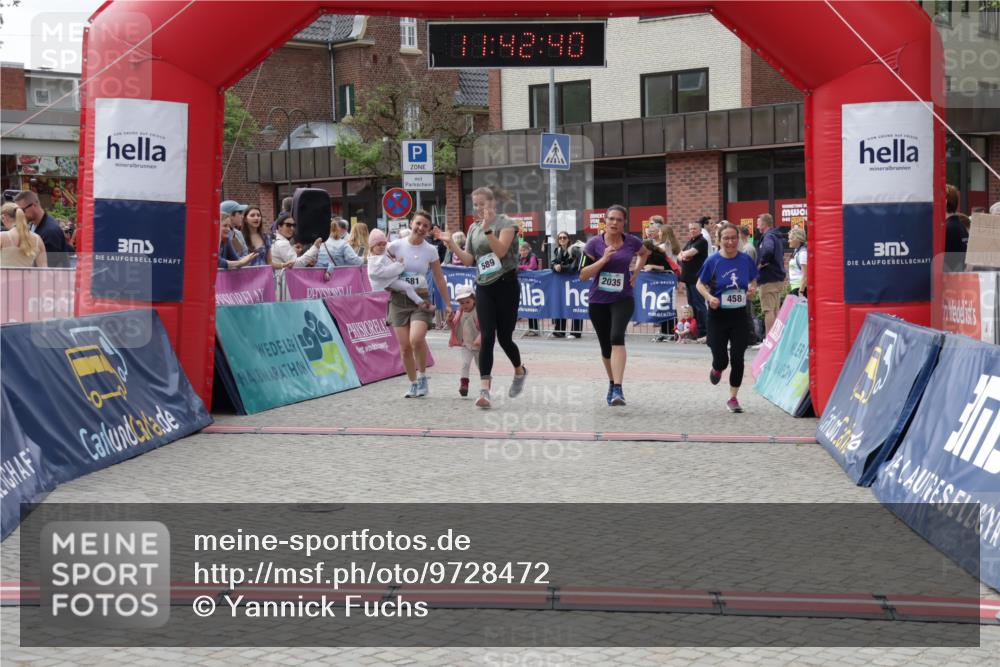 10.05.2026 - 8. Wedeler Halbmarathon Yannick Fuchs http://msf.ph/oto/9728472 10.05.2026 11:42:39 Ziel 458, 581, 589, 2035 meine-sportfotos.de
