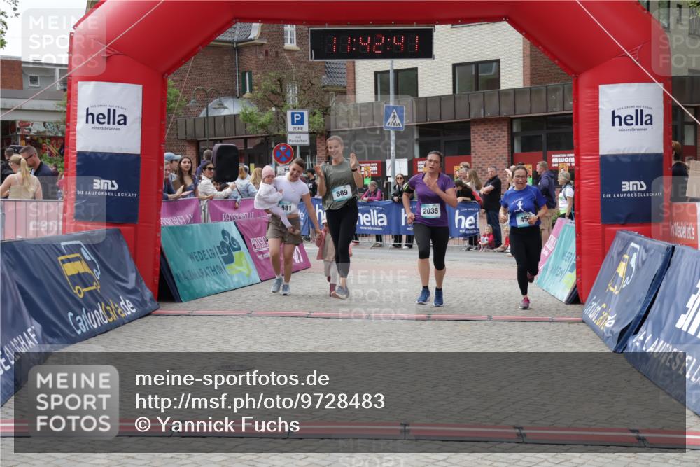 10.05.2026 - 8. Wedeler Halbmarathon Yannick Fuchs http://msf.ph/oto/9728483 10.05.2026 11:42:39 Ziel 458, 581, 589, 2035 meine-sportfotos.de